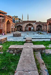 Kırmızı Madrasa