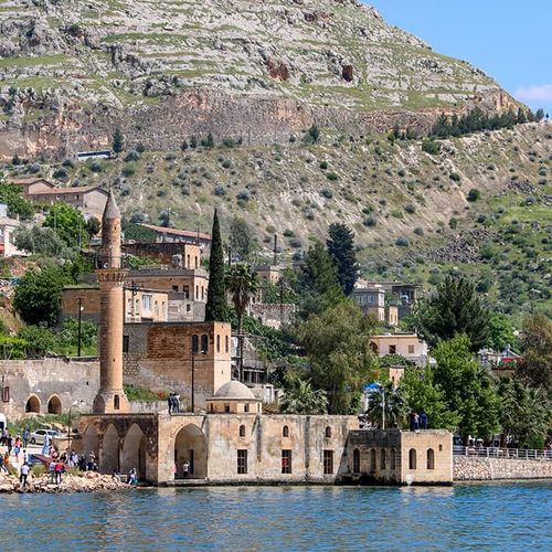 湖底的 Halfeti（哈勒费提） Şanlıurfa（尚鲁乌尔法）