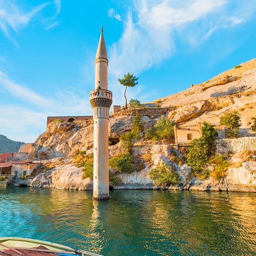 湖底的 Halfeti（哈勒费提） Şanlıurfa（尚鲁乌尔法）