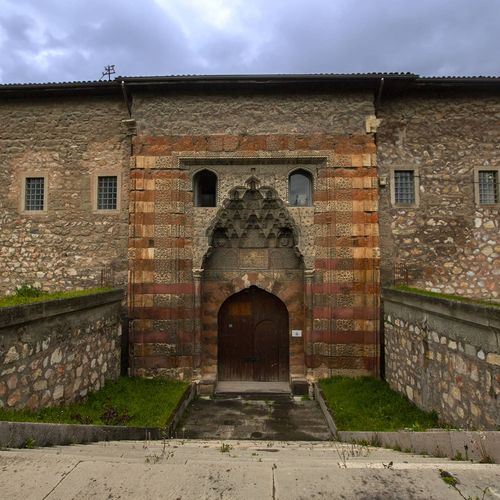 La madraza Gök
