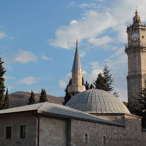 Tour de l'Horloge et Mosquée de Behzat