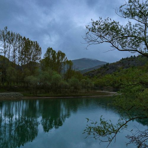 El lago de la presa de Almus