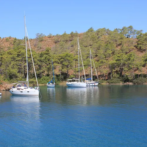 Küçük Çatı Bay