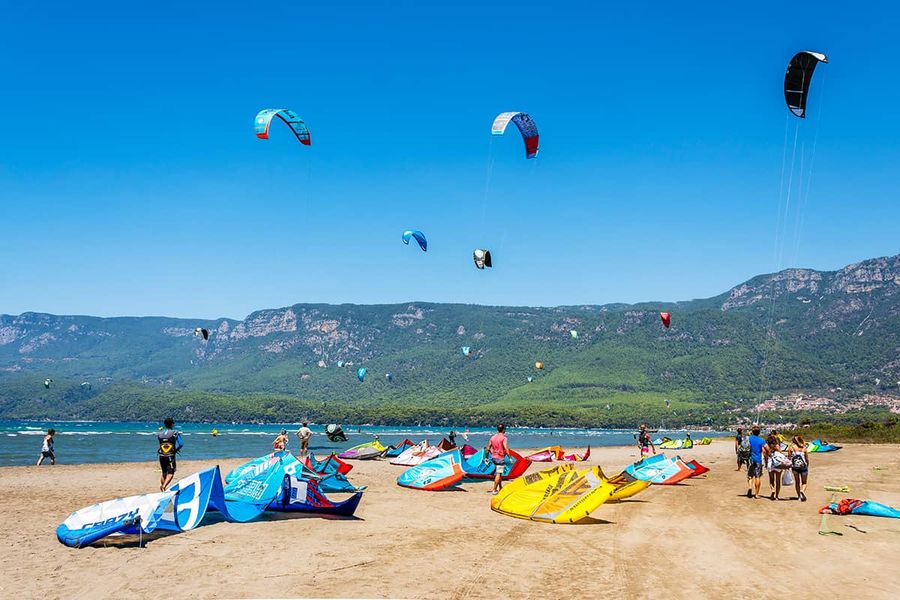 Blog Image - Wind Sports in Türkiye: How to Catch the Wind
