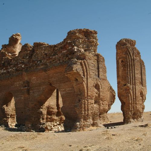 Üçayak Church