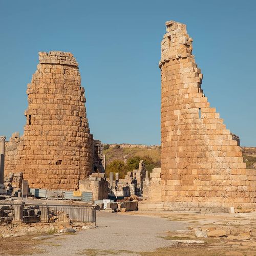 بوابة المدينة الهلنستية بيرغة، أنطاليا